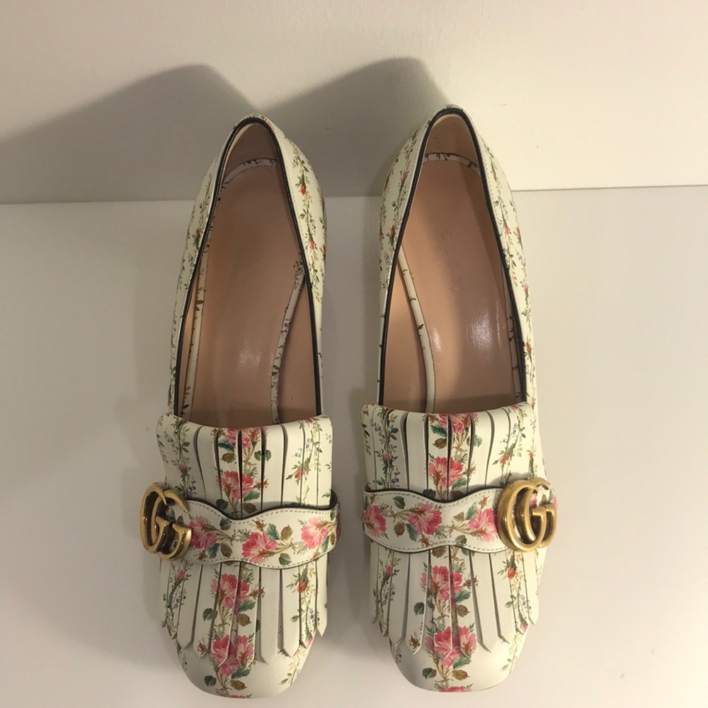 NWB Gucci Ivory mid-heel pump GG Gold Hardware 38